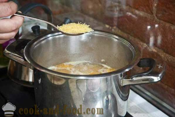 Manok na sopas na may noodles