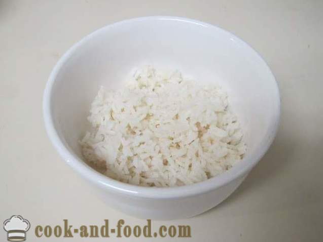 Rice sopas na may repolyo at tinadtad na karne