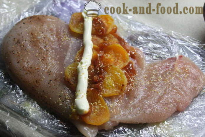 Chicken roll na may pinya at mga aprikot - kung paano gumawa ng roll ng manok, na may isang hakbang-hakbang recipe litrato