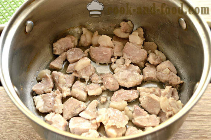Tasty pork gravy na may harina - kung paano magluto ng karne gravy baboy na bakwit, sunud-sunod na recipe litrato