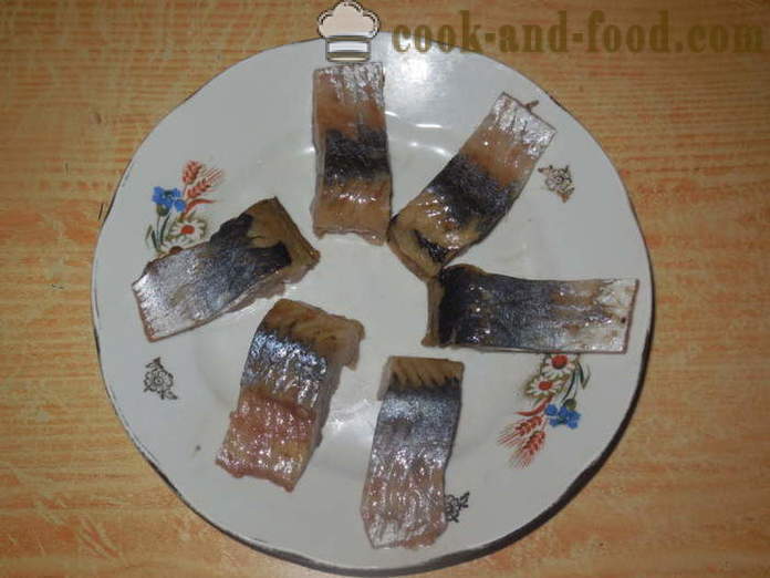 Simple spreads para sa sandwiches sa holiday talahanayan - kung paano gumawa ng spreads sa tinapay herring, beets at mga itlog, hakbang-hakbang recipe litrato