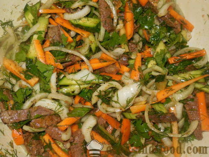 Salad na may karne sa Korean na may mga pipino at karot - kung paano magluto ang karne sa Korean, isang hakbang-hakbang recipe litrato