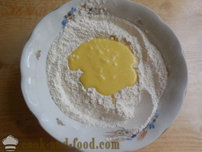 Simple cupcake sa mayonesa at kulay-gatas - kung paano maghurno isang cake na walang butter, isang hakbang-hakbang recipe litrato