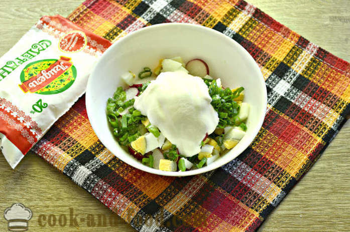 Salad na may labanos at ruwibarbo - kung paano gumawa ng isang salad ng labanos at ruwibarbo, ang isang hakbang-hakbang recipe litrato