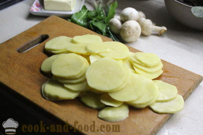 Casserole ng raw patatas na may kabute at kastanyo - kung paano gumawa ng isang kaserol ng patatas na may mushroom, isang hakbang-hakbang recipe litrato