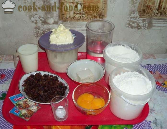 Italian panettone cake - kung paano magluto homemade muffins na may mga pasas, poshagovіy recipe na may larawan