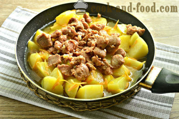 Asado patatas na may asado karne sa isang kawali - kung paano magluto patatas na may corned beef, isang hakbang-hakbang recipe litrato