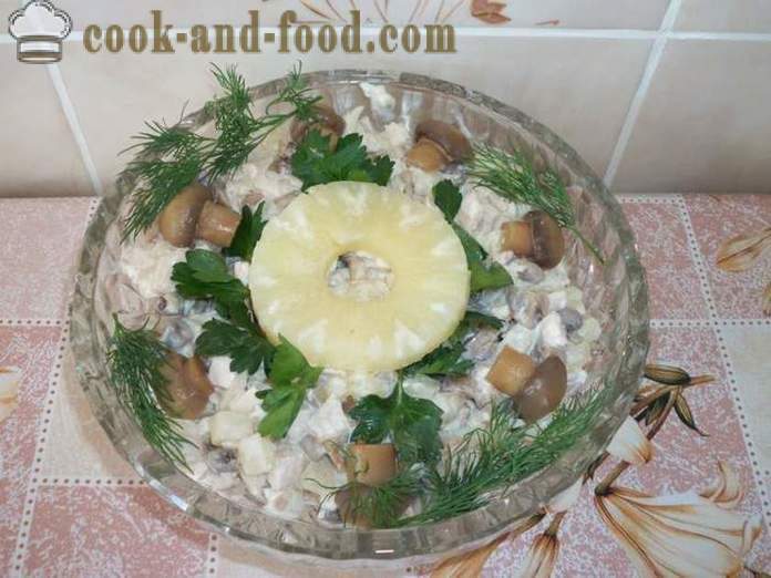 Chicken salad na may pinya at mushroom - kung paano gumawa ng manok salad na may pinya at mushroom, isang hakbang-hakbang recipe litrato