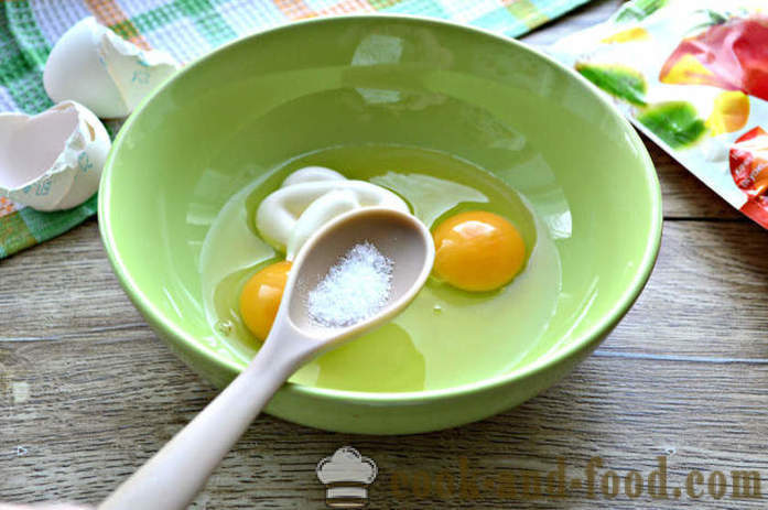 Egg roll sa arina at mayonesa - kung paano gumawa ng pancake para sa itlog salad, ang isang hakbang-hakbang recipe litrato