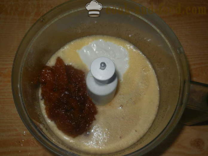 Gingerbread na may apples and halva - kung paano gumawa ng isang tinapay mula sa luya bahay, hakbang-hakbang recipe litrato