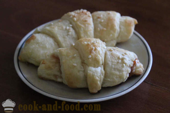 Croissants mula sa tapos puff pastry - kung paano gumawa ng croissant na may jam ng masa, na may isang hakbang-hakbang recipe litrato