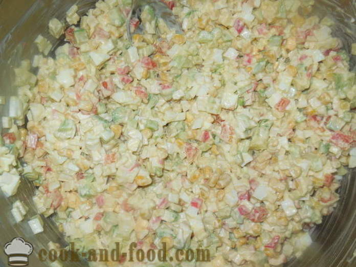 Layered salad Bone taong aso - kung paano gayakan ang salad sa taon ng Dog, isang hakbang-hakbang recipe litrato