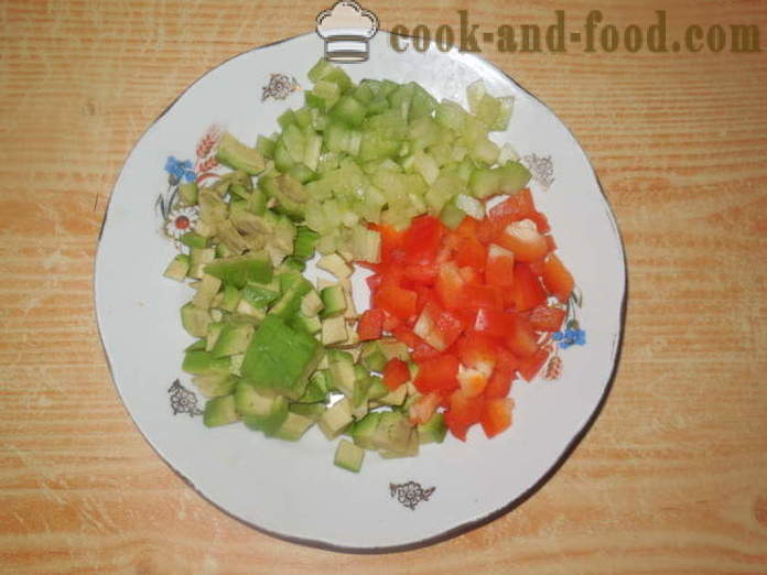 Layered salad Bone taong aso - kung paano gayakan ang salad sa taon ng Dog, isang hakbang-hakbang recipe litrato