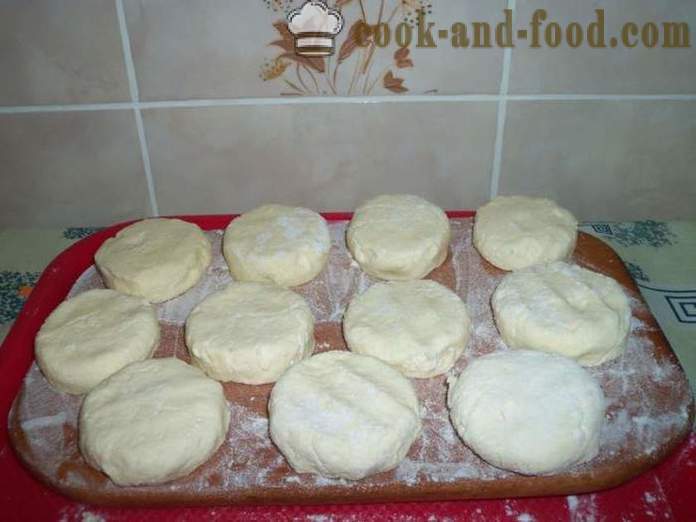 Pandiyeta niyog cheese cake na walang harina - kung paano gumawa ng pandiyeta pancake curd cheese na may semolina, hakbang-hakbang recipe litrato
