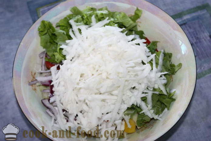 Salad na may gulay at Mozzarella - kung paano gumawa ng isang salad na may gulay at keso, na may isang hakbang-hakbang recipe litrato