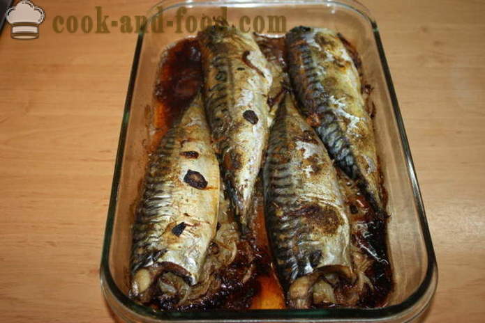 Mackerel pinalamanan sibuyas sa oven - kung paano magluto mackerel na may kanin, isang hakbang-hakbang recipe litrato