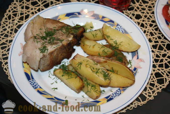 Lutong pork ribs na may patatas sa oven - tulad ng lutong patatas na may bacon, isang hakbang-hakbang recipe litrato