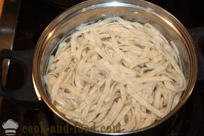 Manok miswa sopas sa bahay - kung paano magluto sopas na may homemade noodles, sunud-sunod na recipe litrato