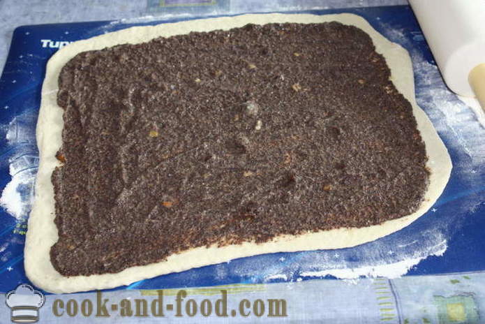 Poppy seed cake lebadura-snail - kung paano gumawa ng poppy seed cake mula sa lebadura kuwarta, isang hakbang-hakbang recipe litrato