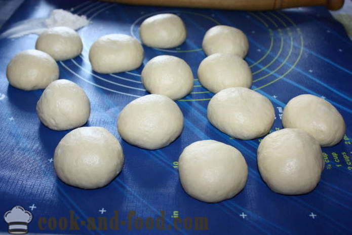 Yeast buns na may amapola binhi sa oven - kung paano gumawa ng isang magandang buns na may amapola buto, ang isang hakbang-hakbang recipe litrato