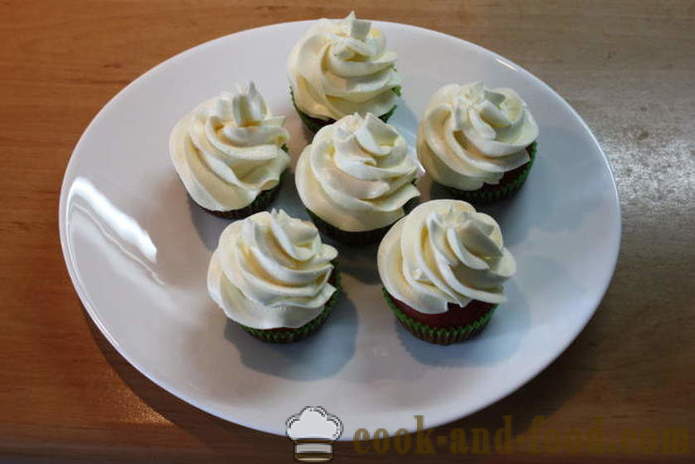Red and white cupcake - kung paano gumawa ng pulang velvet cupcake sa bahay, hakbang-hakbang recipe litrato