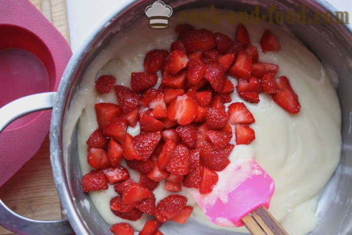 Yaring-bahay muffins sa yogurt may strawberry - kung paano magluto muffins sa silicone molds, ang isang hakbang-hakbang recipe litrato