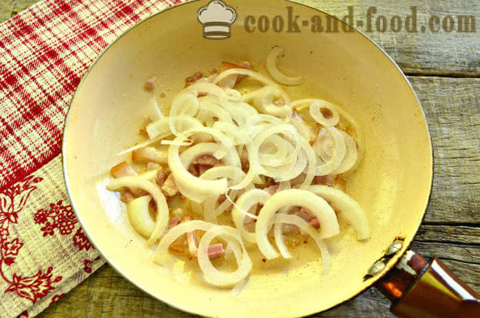 Inihurnong patatas na may bacon - tulad ng nilagang patatas sa isang pan Pagprito, ang isang hakbang-hakbang recipe litrato