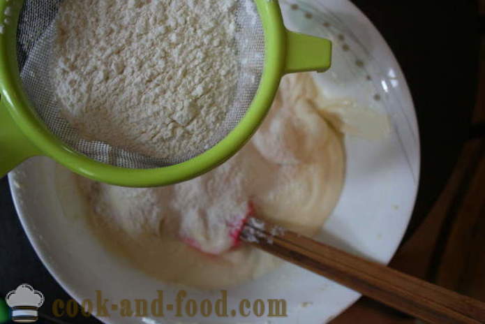 Keso muffins sa silicone molds - kung paano maghurno isang cheese cake sa oven, na may isang hakbang-hakbang recipe litrato