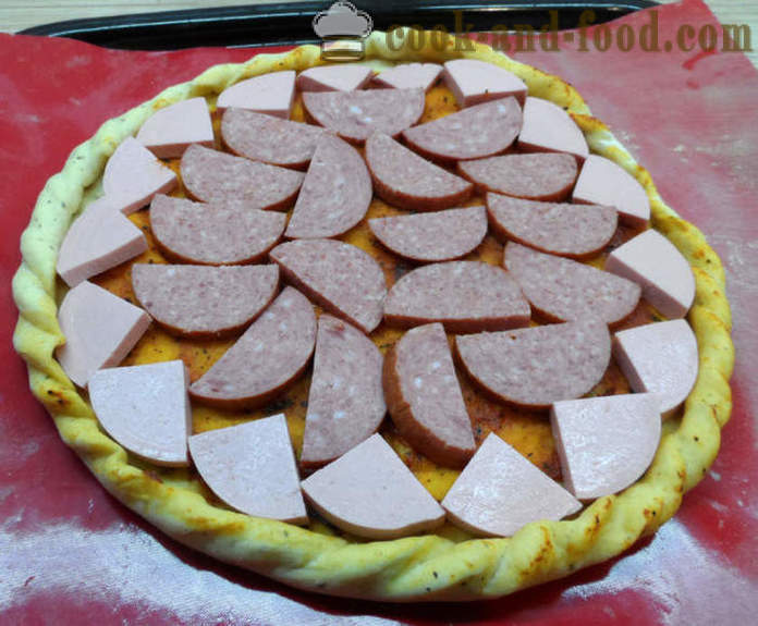 Ang pinakasimpleng gawang bahay pizza sa pamamagitan ng leaps at hangganan at ang pinakamahusay na toppings para sa pizza - kung paano magluto ng pizza lebadura, isang hakbang-hakbang recipe litrato