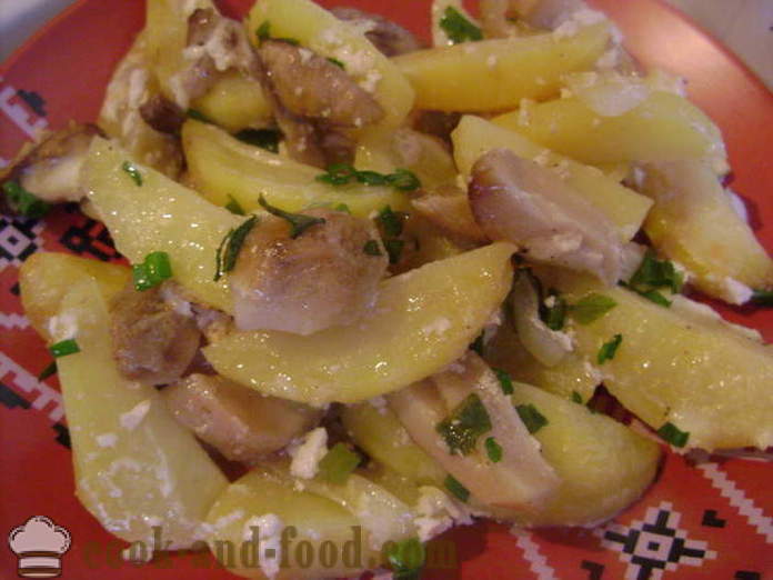 Patatas inihurnong sa oven na may kabute at kulay-gatas - kung paano masarap na lutong patatas sa oven, na may isang hakbang-hakbang recipe litrato