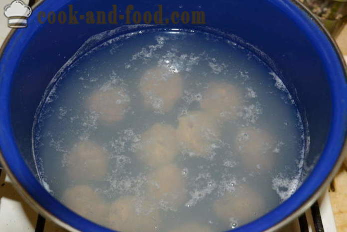 Patatas na sopas na may frozen meatballs at adobo cucumber - kung paano magluto patatas na sopas na may bola-bola, na may isang hakbang-hakbang recipe litrato