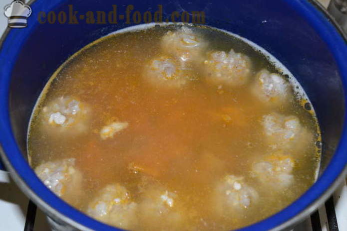 Patatas na sopas na may frozen meatballs at adobo cucumber - kung paano magluto patatas na sopas na may bola-bola, na may isang hakbang-hakbang recipe litrato