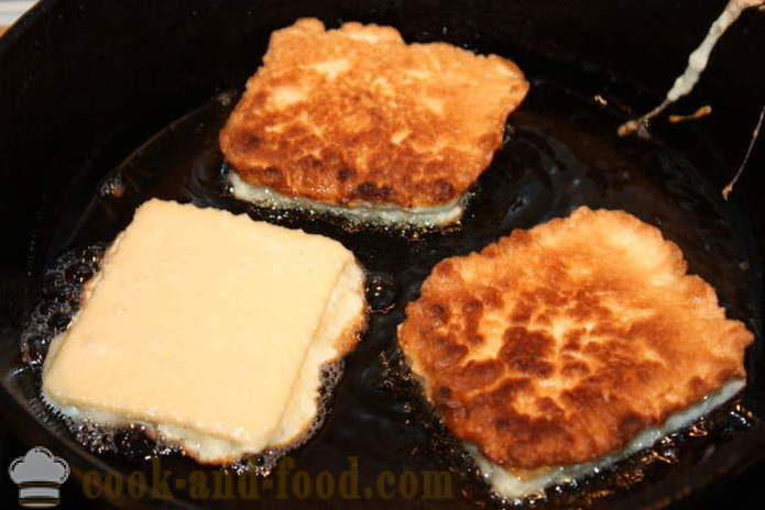 Handa wafer cakes na may cottage cheese sa coconut batter - kung paano magluto orihinal na cheesecakes, ang isang hakbang-hakbang recipe litrato