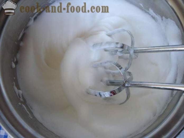 Masarap cake o meringue meringue - kung paano magluto ng meringue sa multivarka, sunud-sunod na recipe litrato