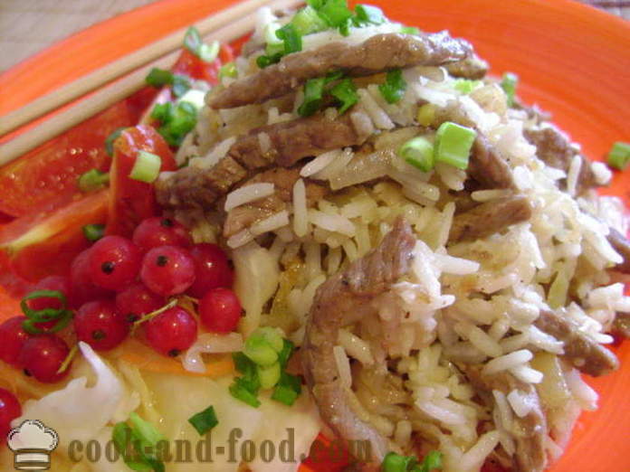 Kanin na may karne sa Chinese - kung paano magluto kanin na may karne sa isang kawali, isang hakbang-hakbang recipe litrato