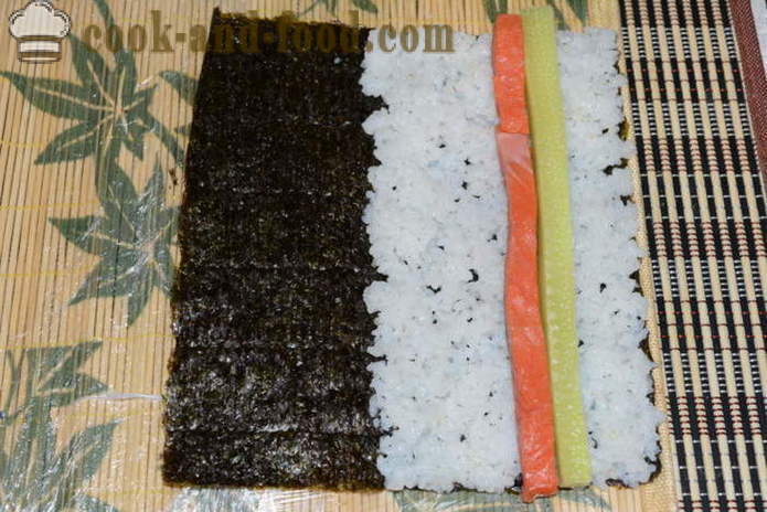 Sushi roll na may pulang isda, keso at pipino - kung paano gumawa ng roll sa bahay, hakbang-hakbang recipe litrato
