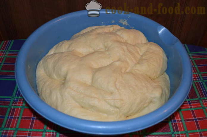Sweet buns - tirintas na may jam, kung paano gumawa ng muffins sa bahay, hakbang-hakbang recipe litrato