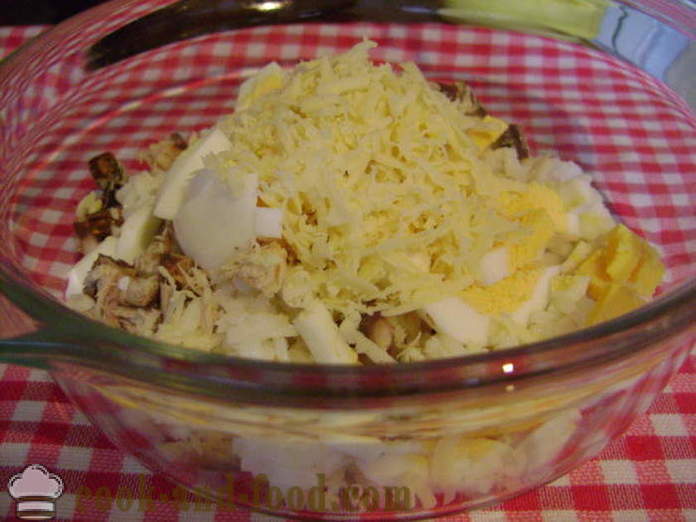 Simple isda salad na may kanin at itlog - kung paano magluto isda salad na may kanin, isang hakbang-hakbang recipe litrato