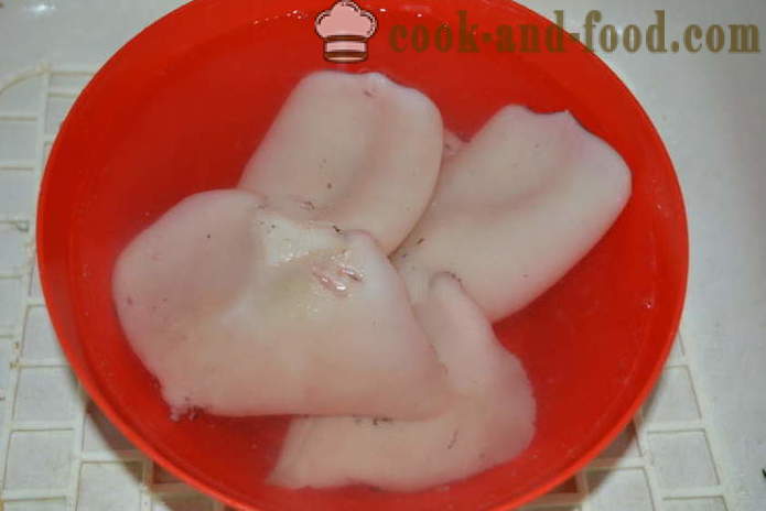 Gaano kabilis malinis frozen squid ng film sa bahay, hakbang-hakbang recipe litrato
