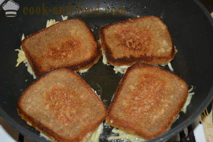 Hot sandwich na may gadgad raw patatas - kung paano gumawa ng mainit sandwiches sa pan, ang isang hakbang-hakbang recipe litrato