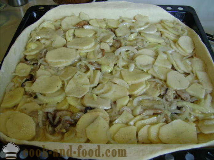 Yeast pie na may patatas at mushroom - kung paano magluto ng isang pie na may kabute at patatas, na may isang hakbang-hakbang recipe litrato