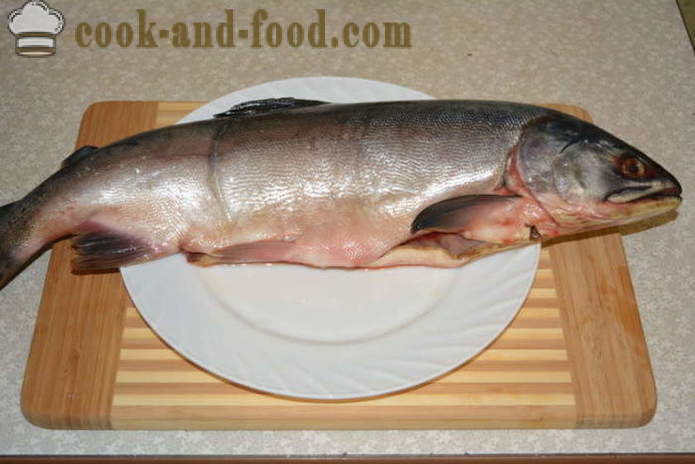 Paano upang i-cut pink salmon tanggalan ng buto - paano upang paghiwalayin ang pink salmon mula sa buto, ang isang hakbang-hakbang recipe litrato