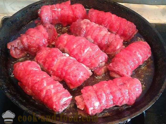 Meat balumbunin sa pan - kung paano magluto ng karne roll na may palaman, ang isang hakbang-hakbang recipe litrato