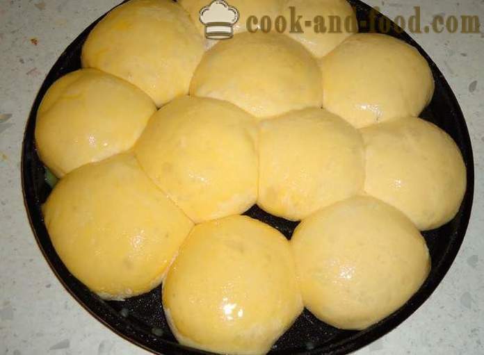Yeast buns na may linga buto sa hurno - kung paano gumawa ng isang tinapay na may linga buto sa bahay, hakbang-hakbang recipe litrato