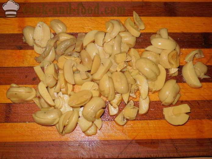 Lutong turkey hita roll na may mushroom - kung paano magluto ng pabo rulada sa hurno, na may isang hakbang-hakbang recipe litrato