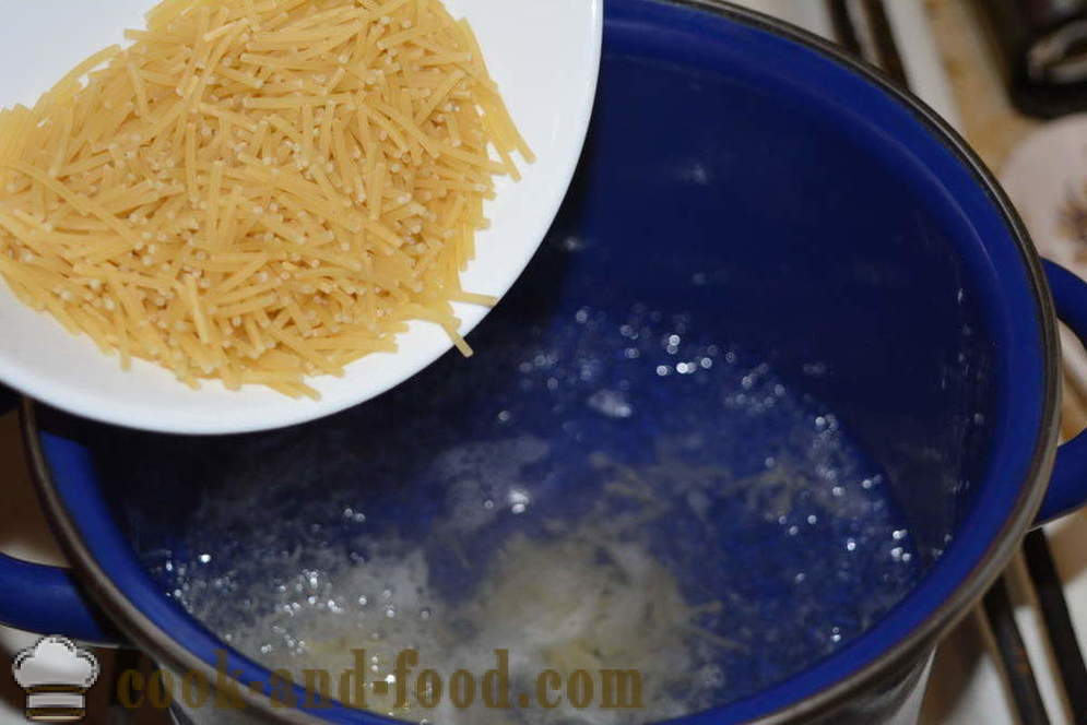 Milk vermicelli para sa mga bata - paano gumawa ng serbesa noodles gatas sa kawali, isang hakbang-hakbang recipe litrato