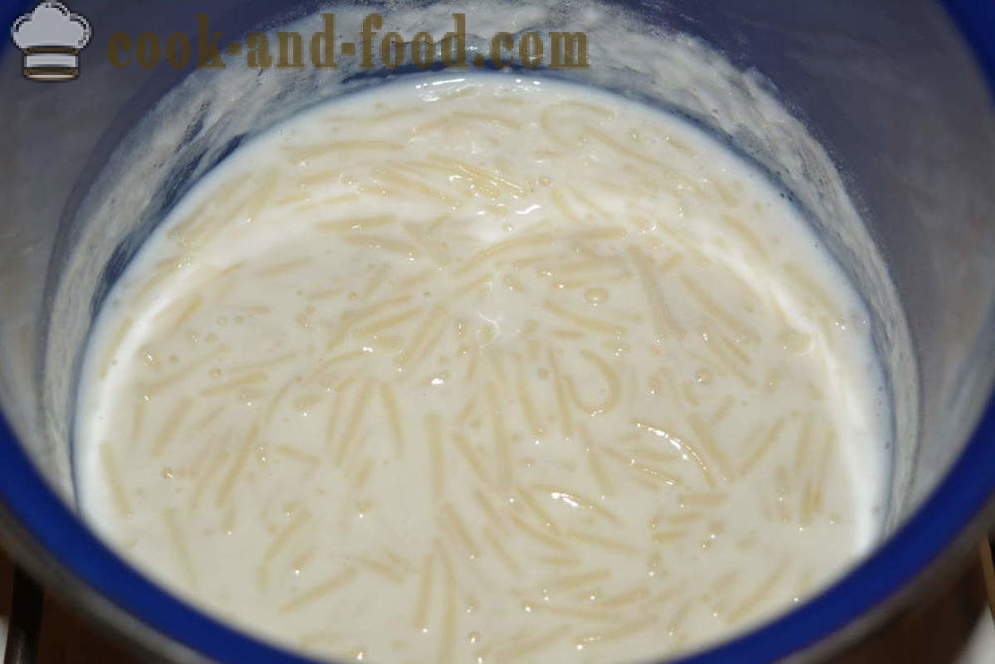 Milk vermicelli para sa mga bata - paano gumawa ng serbesa noodles gatas sa kawali, isang hakbang-hakbang recipe litrato
