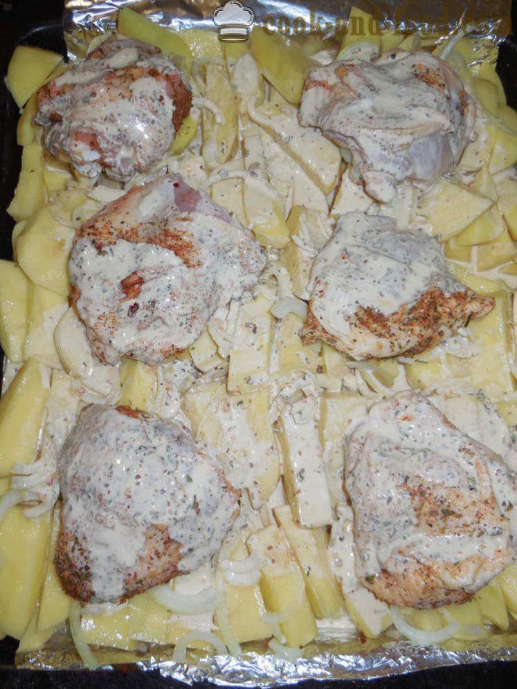 Chicken hita na may patatas sa oven - kung paano magluto ng masarap na chicken thighs na may patatas, isang hakbang-hakbang recipe litrato