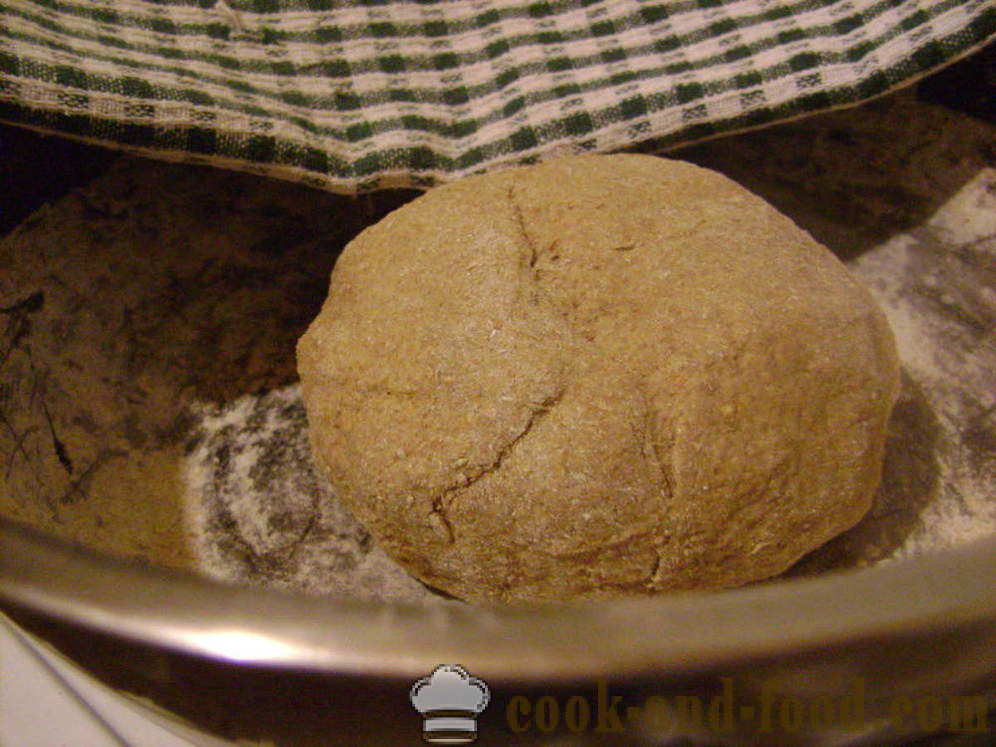 Yeast roll mula buong trigo at senteno harina, linga at mirasol buto - kung paano gumawa ng pampaalsa roll na may linga at mirasol buto, ang isang hakbang-hakbang recipe litrato