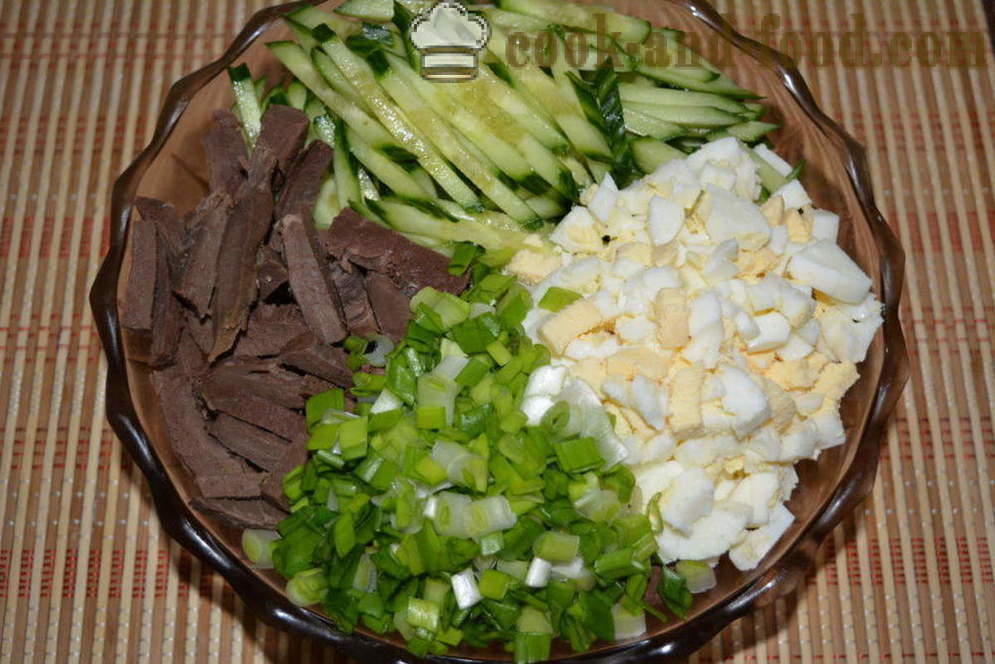 Salad mula sa karne ng baka puso na may pipino at itlog - kung paano upang maghanda ng isang salad ng mga puso, ang isang hakbang-hakbang recipe litrato